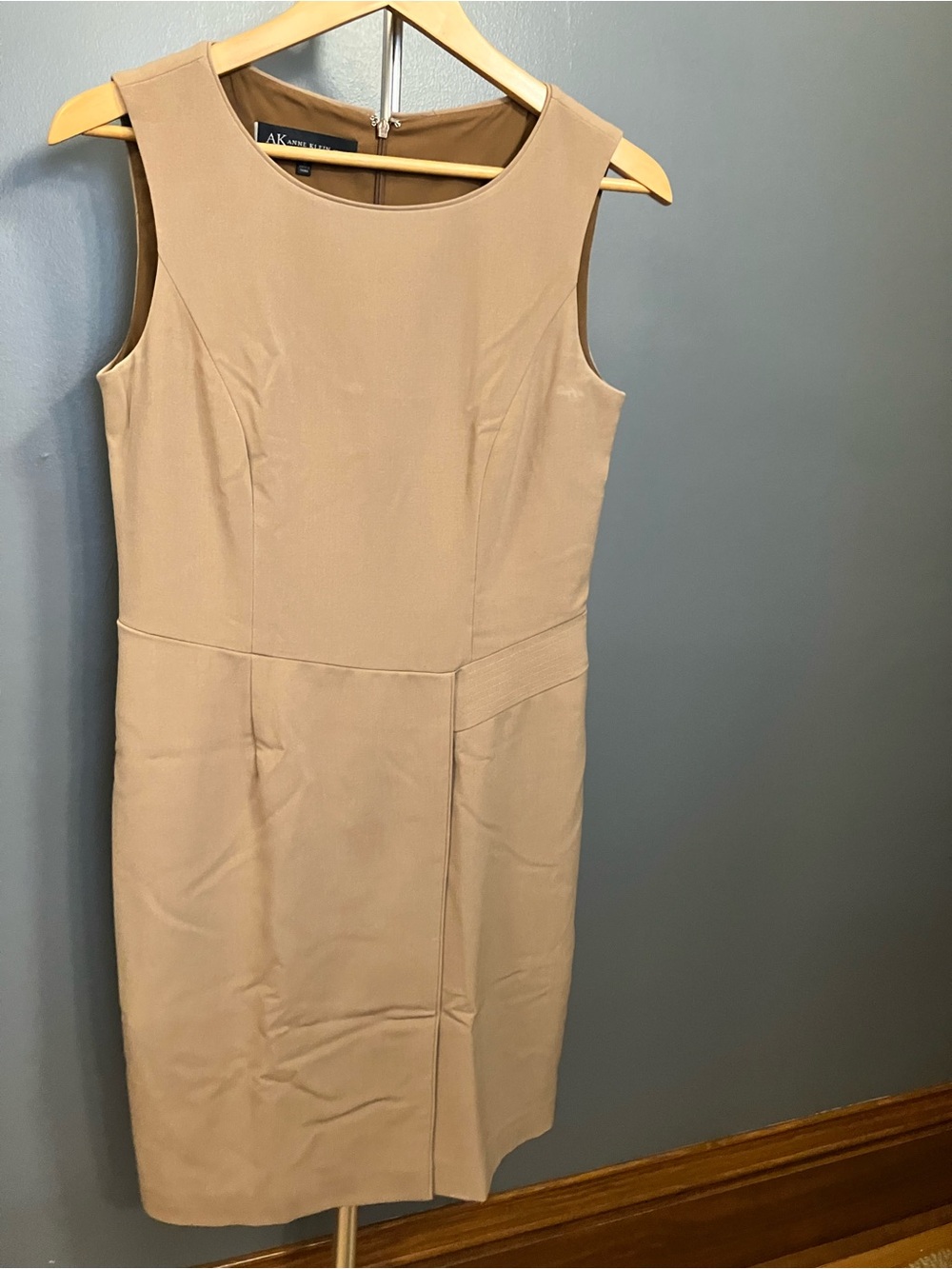 Anne Klein Beige Sleeveless Sheath Midi Dress